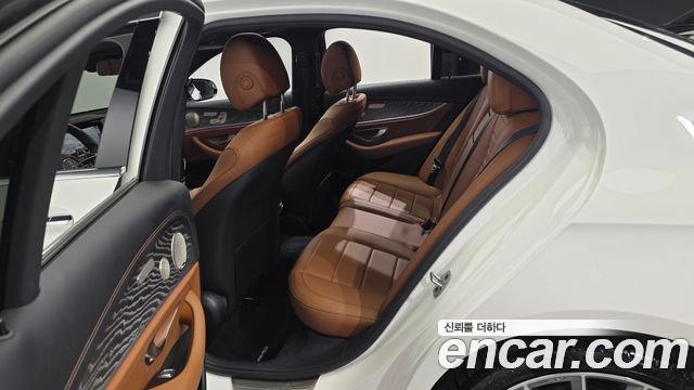Mercedes-Benz E-Class 2021 — photo 17