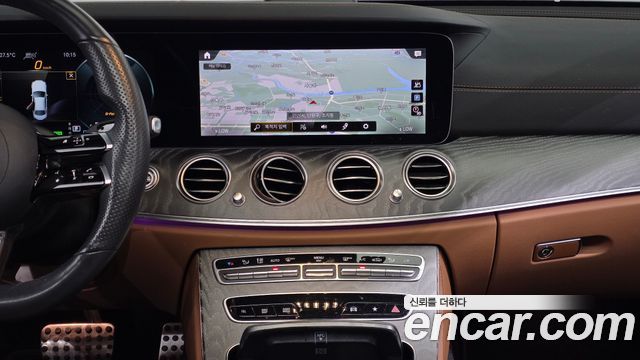Mercedes-Benz E-Class 2021 — photo 19