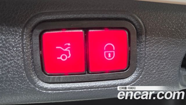 Mercedes-Benz E-Class 2021 — photo 23