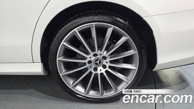 Mercedes-Benz E-Class 2021 — photo 7