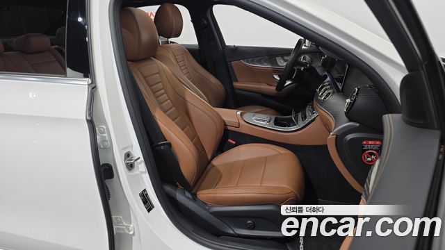 Mercedes-Benz E-Class 2021 — photo 16
