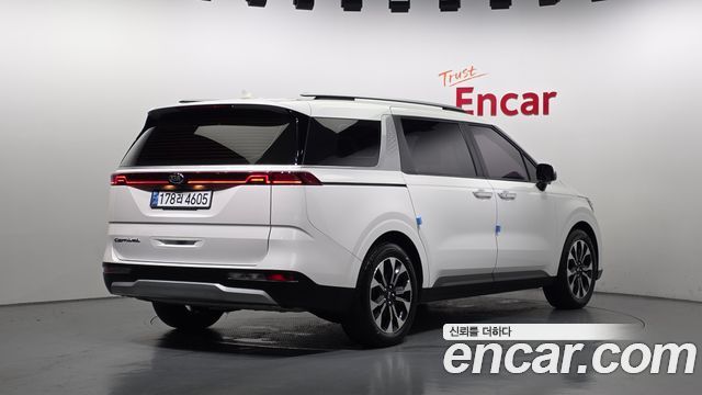 Kia Canival 2021 — photo 2