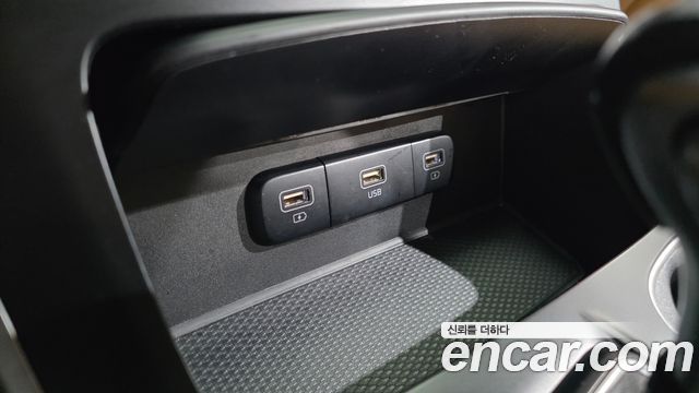 Kia Canival 2021 — photo 19