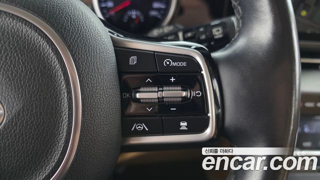 Kia Canival 2021 — photo 24