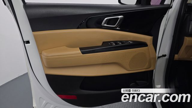 Kia Canival 2021 — photo 14