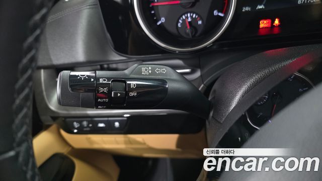 Kia Canival 2021 — photo 29