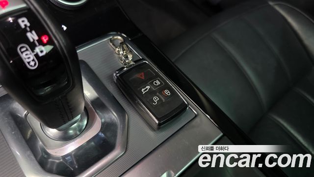 Land Rover Range Rover Evoque 2020 — photo 22