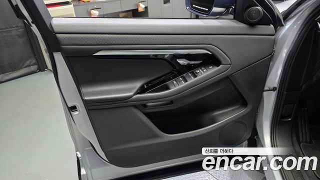 Land Rover Range Rover Evoque 2020 — photo 14