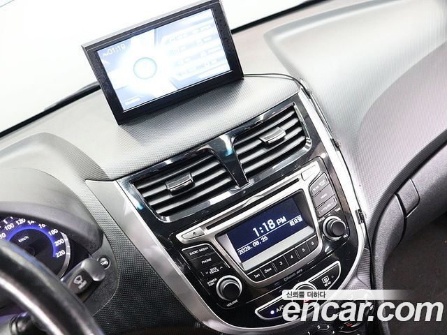 Hyundai Accent 2018 — photo 9