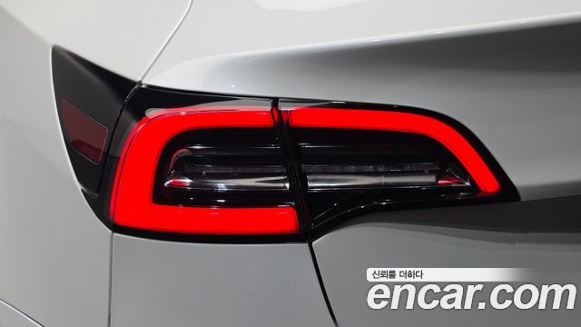 Tesla Model 3 2021 — photo 9