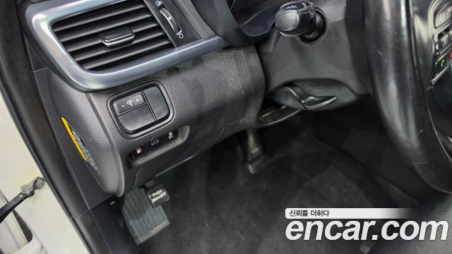 Kia K5 2017 — photo 20