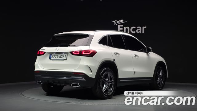 Mercedes-Benz GLA-Class 2023 — photo 2