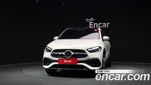 Mercedes-Benz GLA-Class 2023 — photo 3