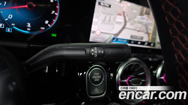 Mercedes-Benz GLA-Class 2023 — photo 9