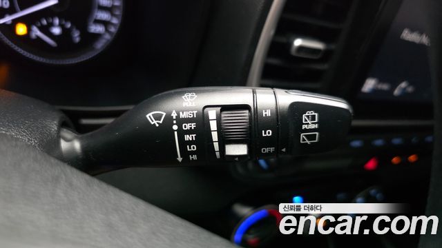 Hyundai Venue 2022 — photo 28