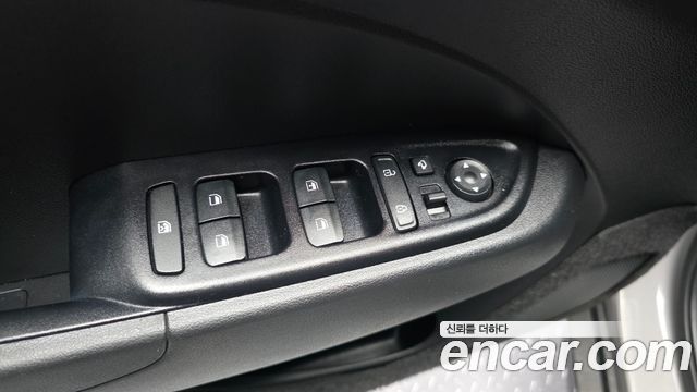 Hyundai Venue 2022 — photo 31