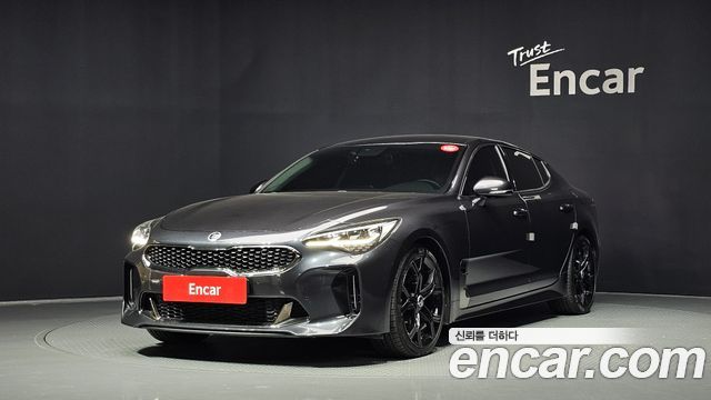 Kia Stinger 2018 — photo 1
