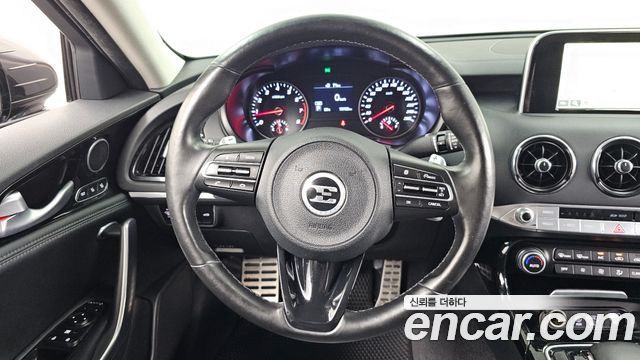 Kia Stinger 2018 — photo 13