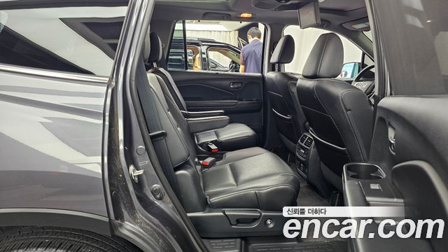Honda Pilot 2019 — photo 17