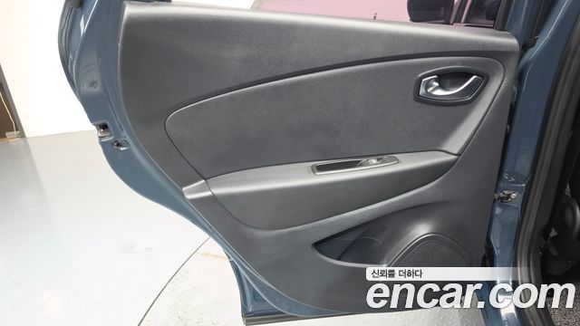 Renault Korea QM3 2018 — photo 15