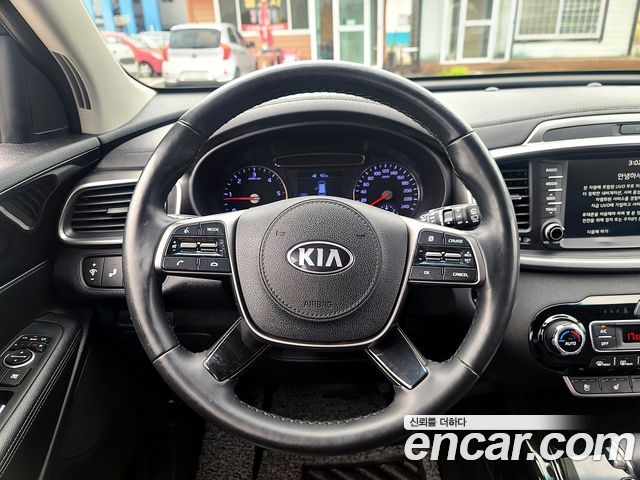 Kia Sorento 2019 — photo 11