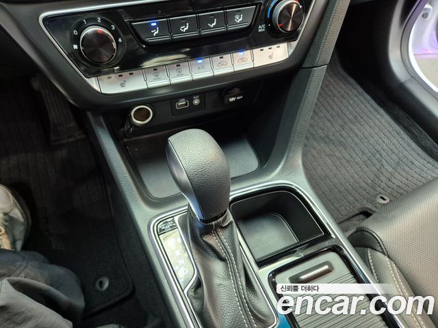 Hyundai Sonata 2018 — photo 17