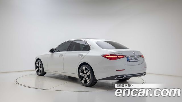 Mercedes-Benz C-Class 2026 — photo 3