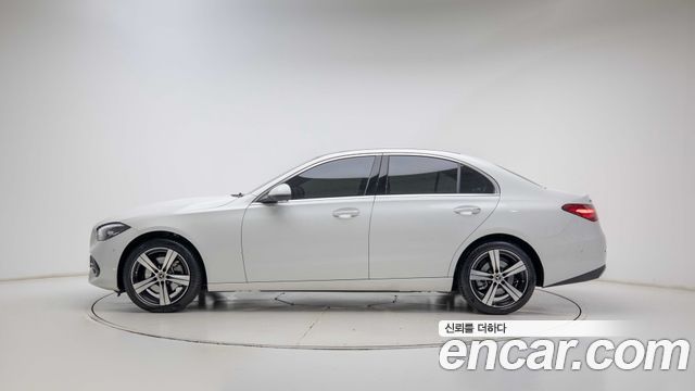 Mercedes-Benz C-Class 2026 — photo 8