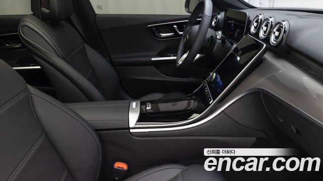 Mercedes-Benz C-Class 2026 — photo 12