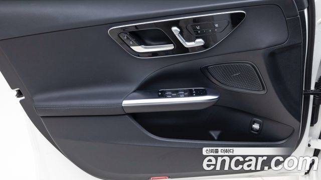 Mercedes-Benz C-Class 2026 — photo 15
