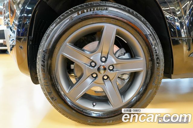Land Rover Defender 2024 — photo 11