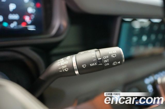 Land Rover Defender 2024 — photo 17