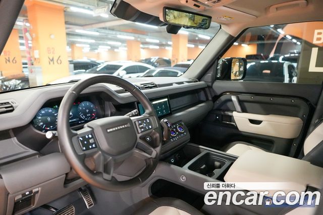 Land Rover Defender 2024 — photo 18