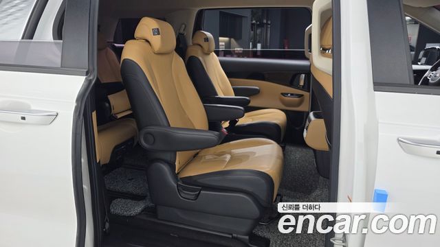 Kia Canival 2021 — photo 12
