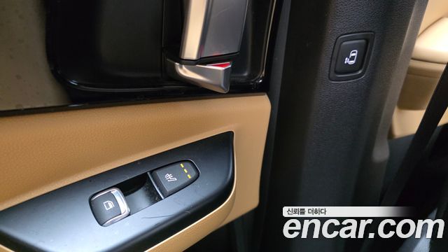 Kia Canival 2021 — photo 18