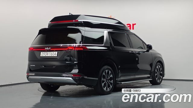 Kia Canival 2023 — photo 2