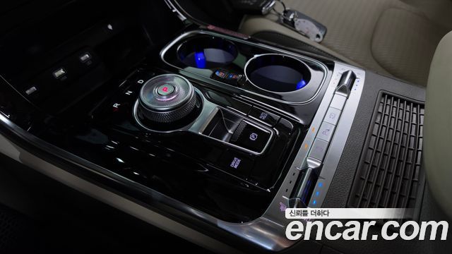 Kia Canival 2023 — photo 12