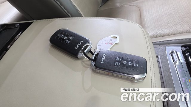 Kia Canival 2023 — photo 21