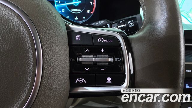 Kia Canival 2023 — photo 23