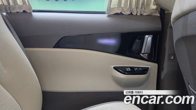 Kia Canival 2023 — photo 15