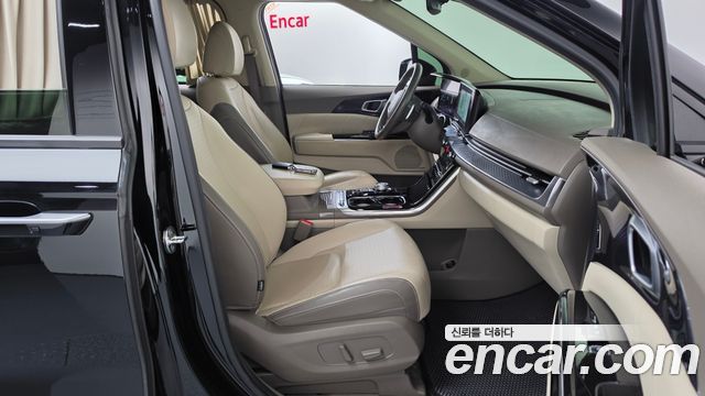 Kia Canival 2023 — photo 16