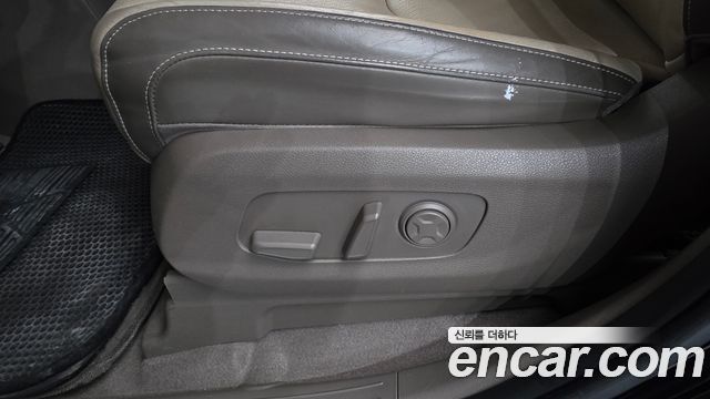 Kia Canival 2023 — photo 31