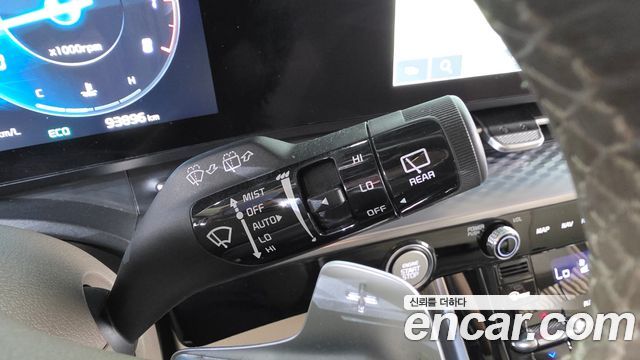 Kia Canival 2023 — photo 33