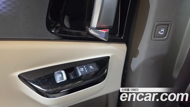 Kia Canival 2023 — photo 42