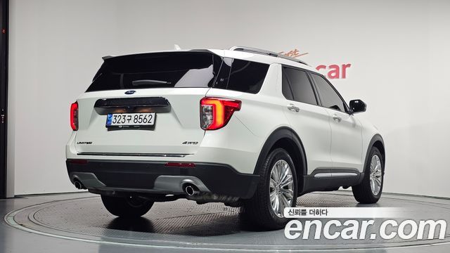 Ford Explorer 2023 — photo 2