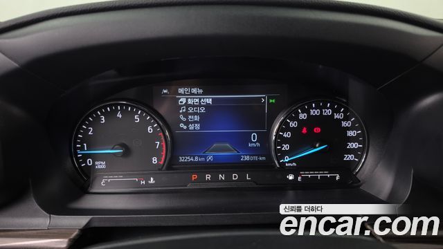 Ford Explorer 2023 — photo 8