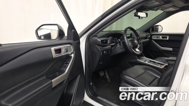 Ford Explorer 2023 — photo 10