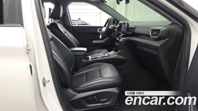 Ford Explorer 2023 — photo 11