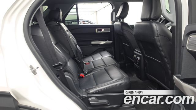 Ford Explorer 2023 — photo 12