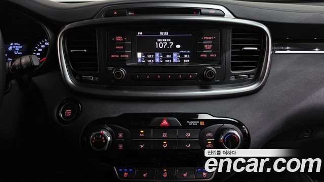 Kia Sorento 2019 — photo 31